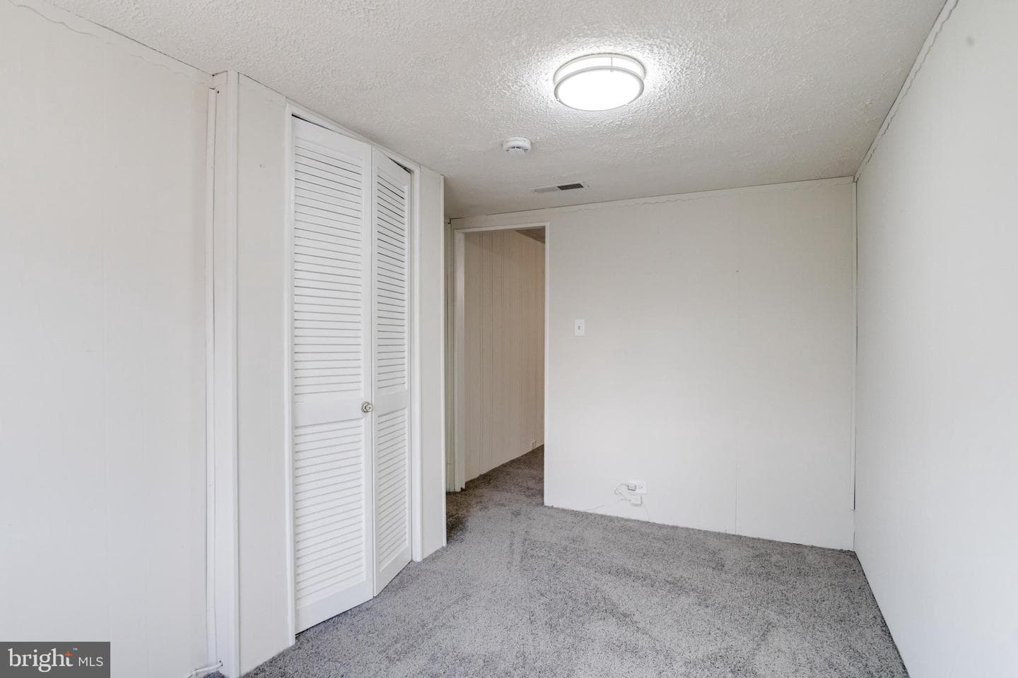 1313 James Street photo 36
