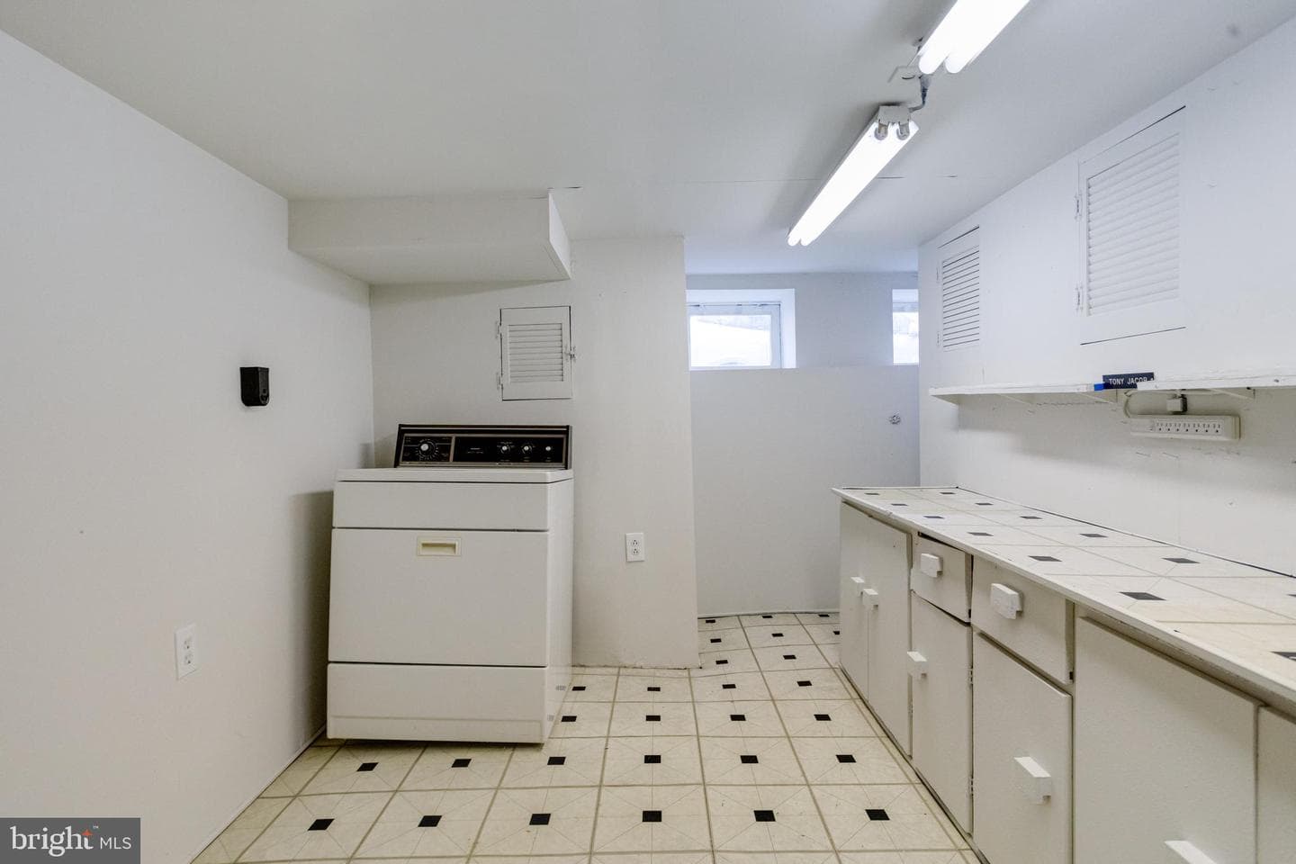 1313 James Street photo 49