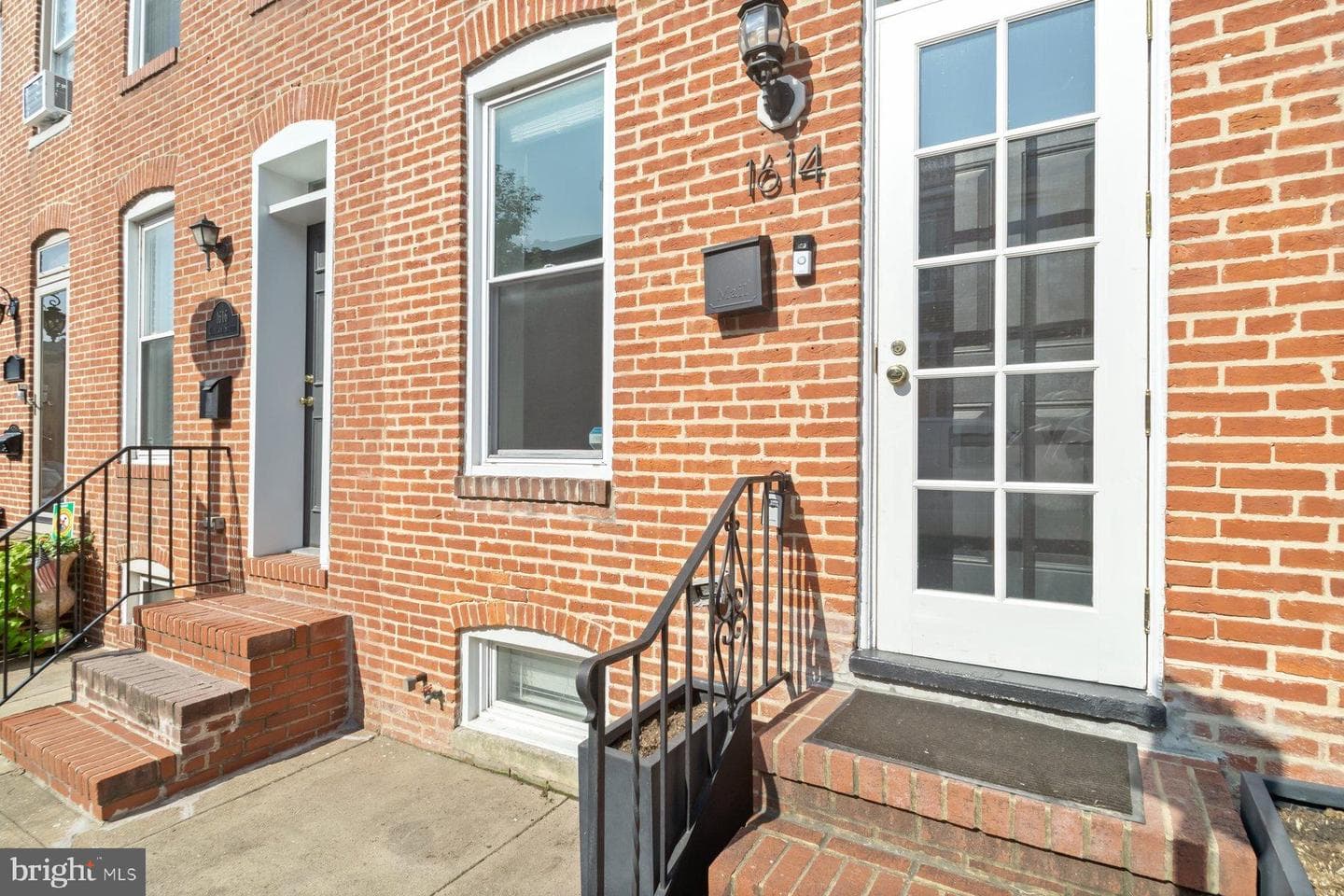 1614 Clarkson Street photo 3