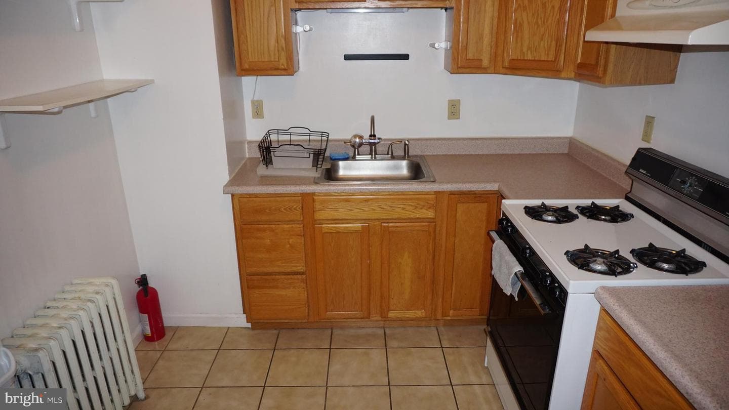 242 S Highland Avenue photo 5