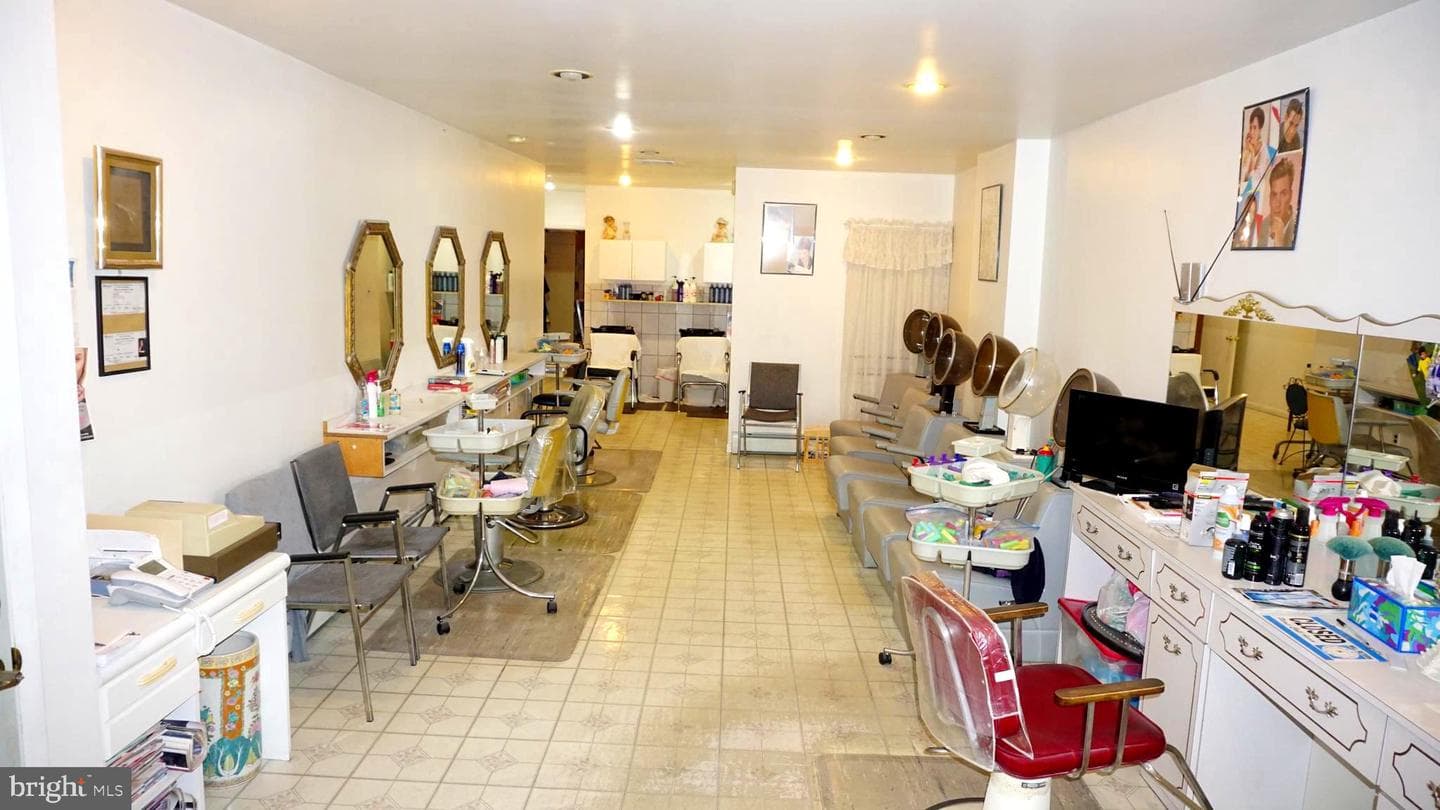 242 S Highland Avenue photo 8