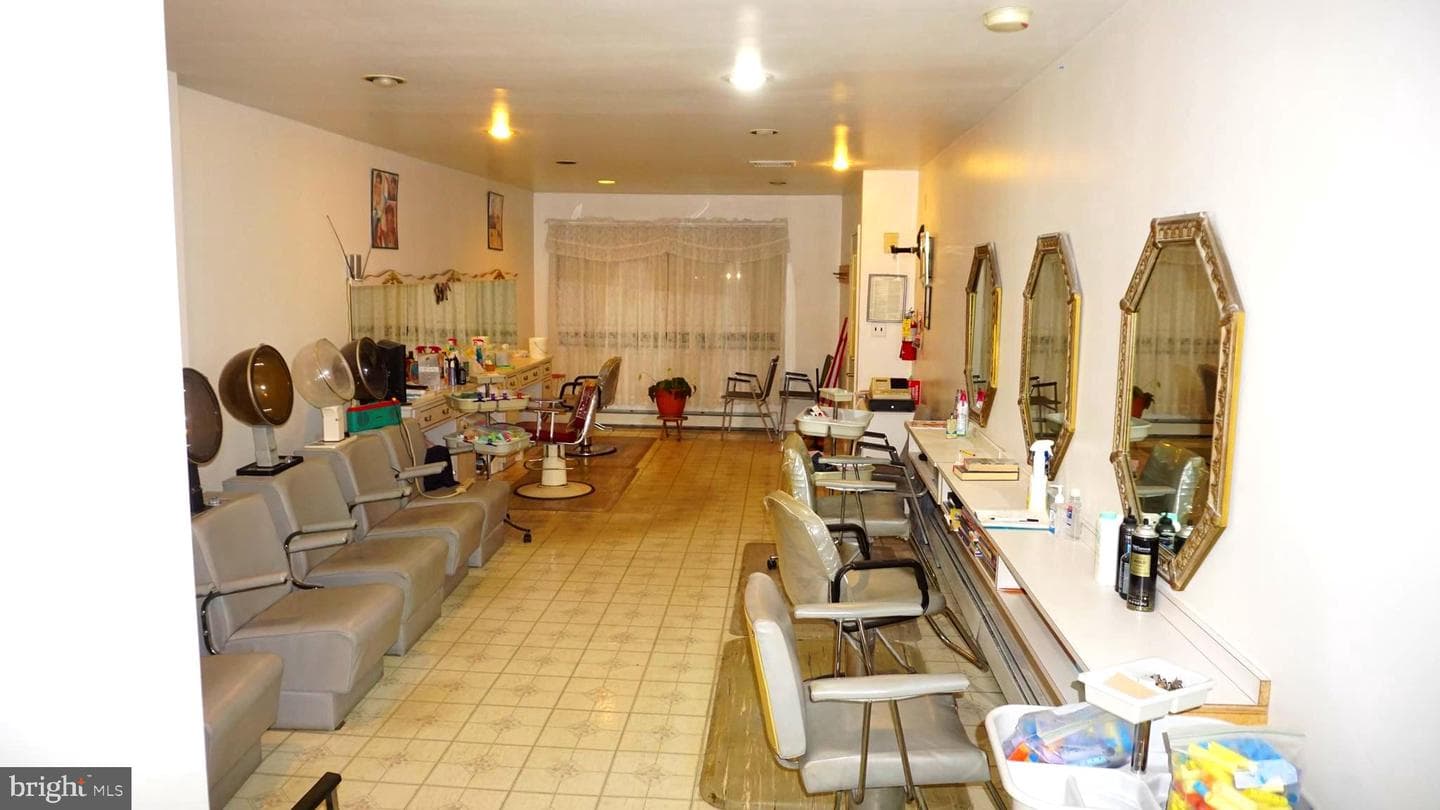 242 S Highland Avenue photo 9