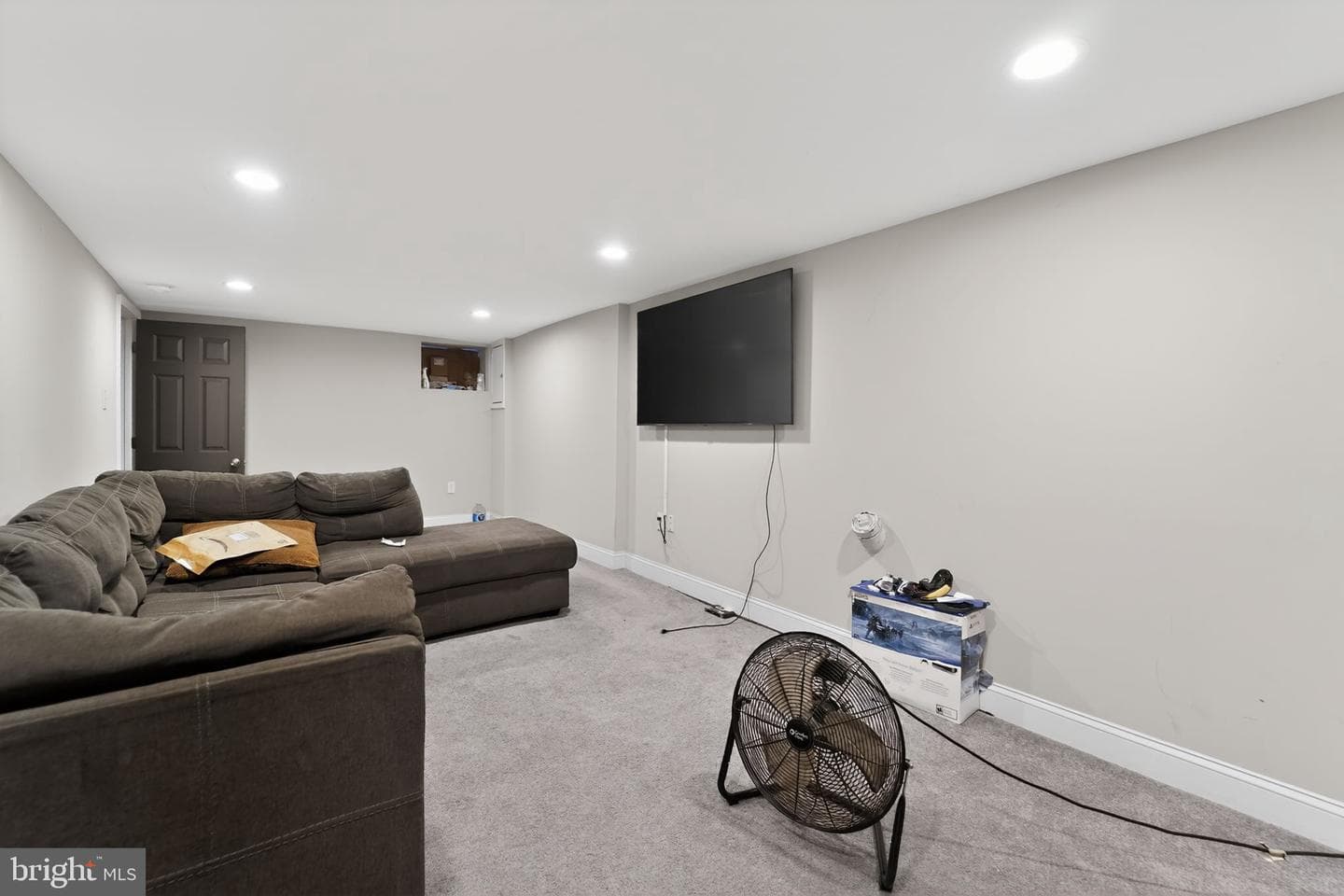 2483 Shirley Avenue photo 11