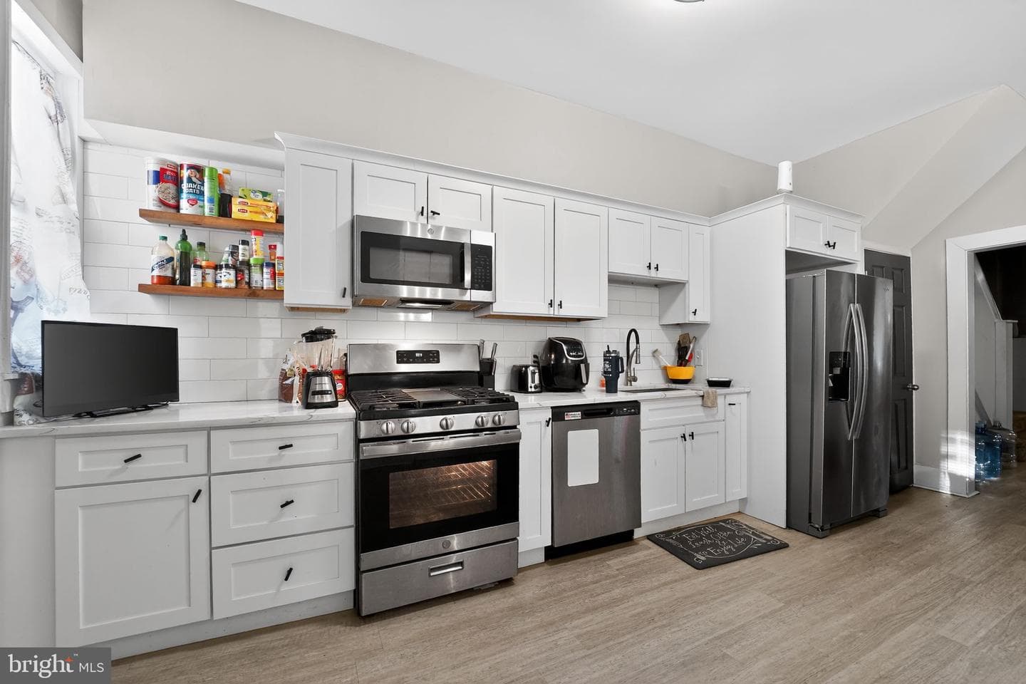 2483 Shirley Avenue photo 14