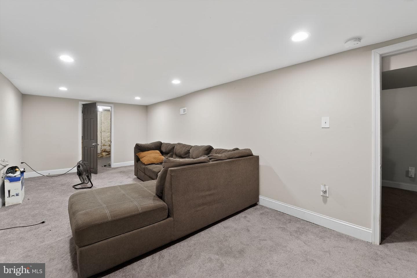 2483 Shirley Avenue photo 8