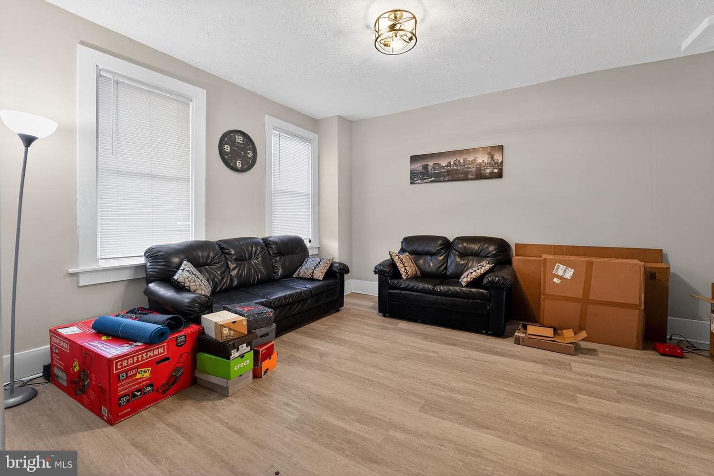 2483 Shirley Avenue photo 9