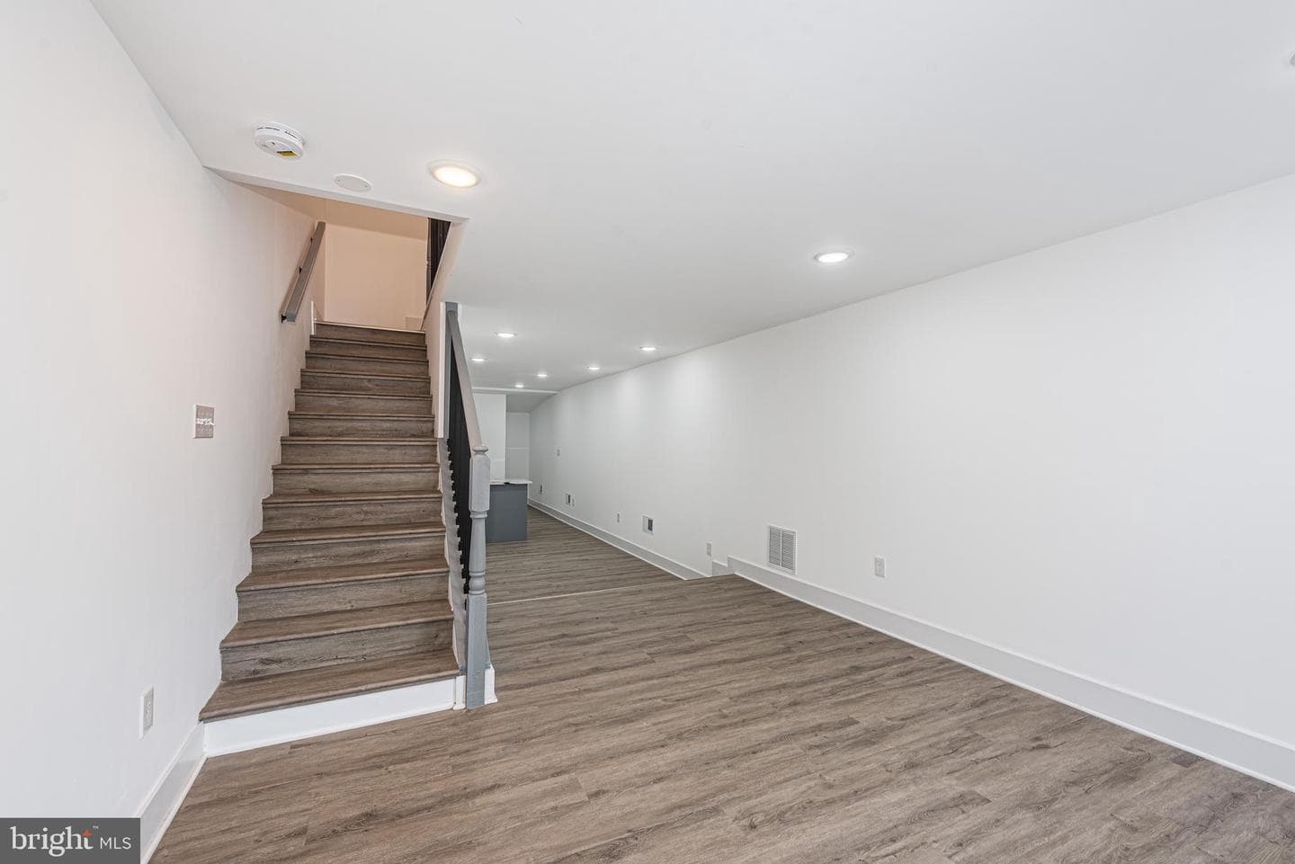 1007 N Mount Street photo 10