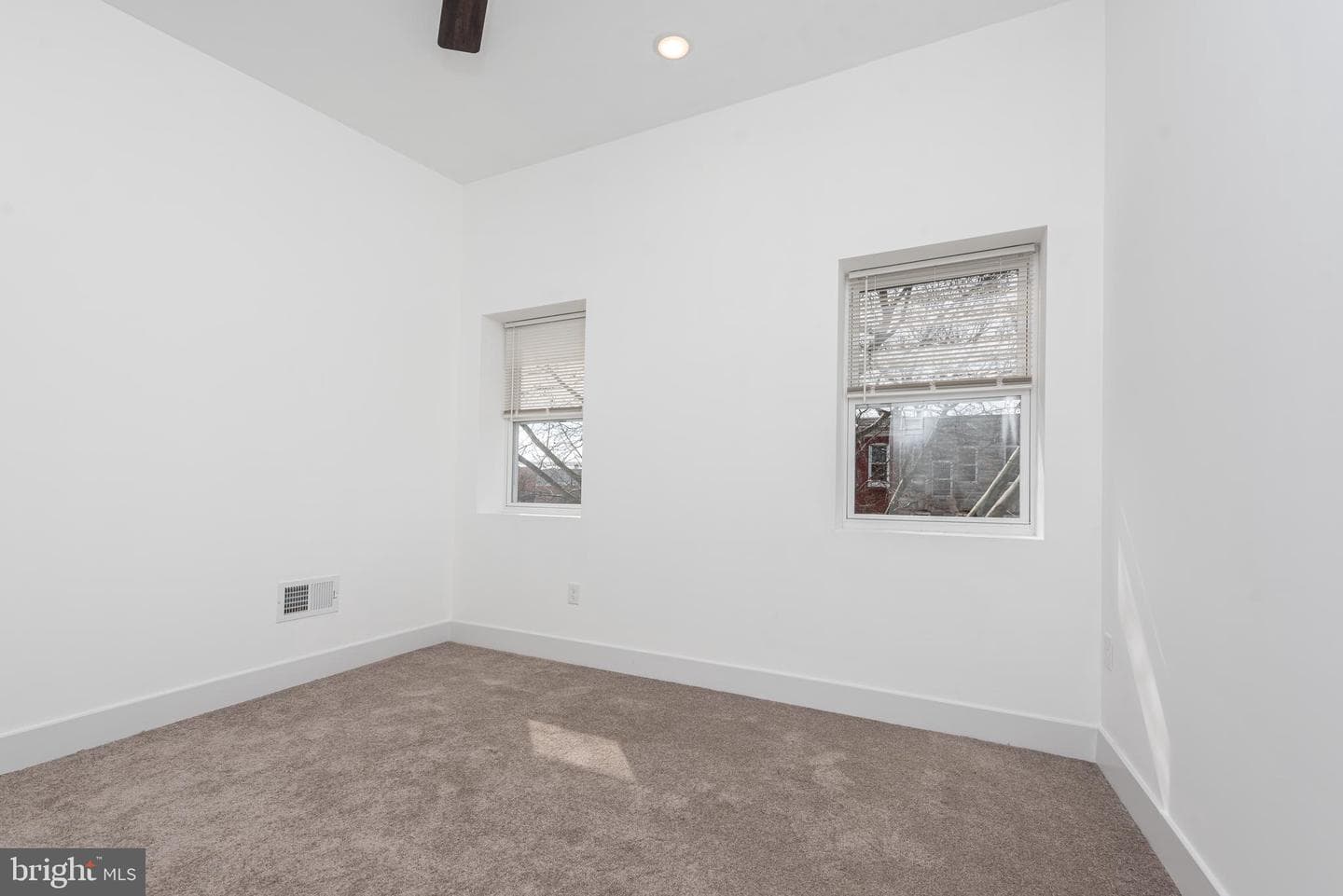 1007 N Mount Street photo 16