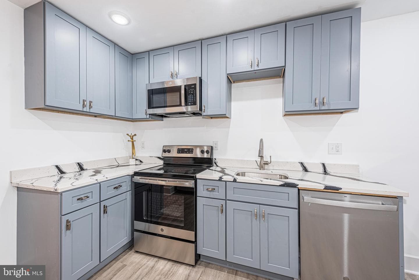 1007 N Mount Street photo 5