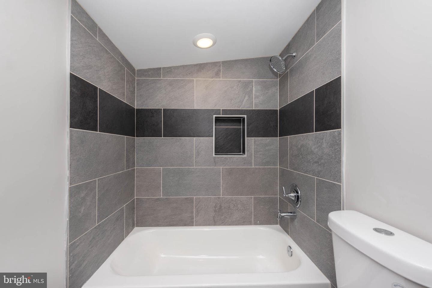 1011 N Mount Street photo 17