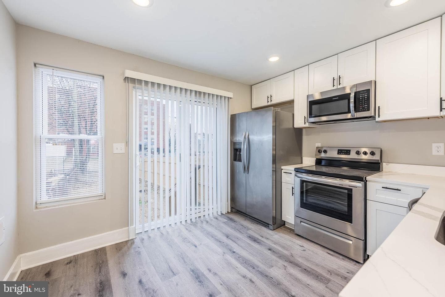 1011 N Mount Street photo 6