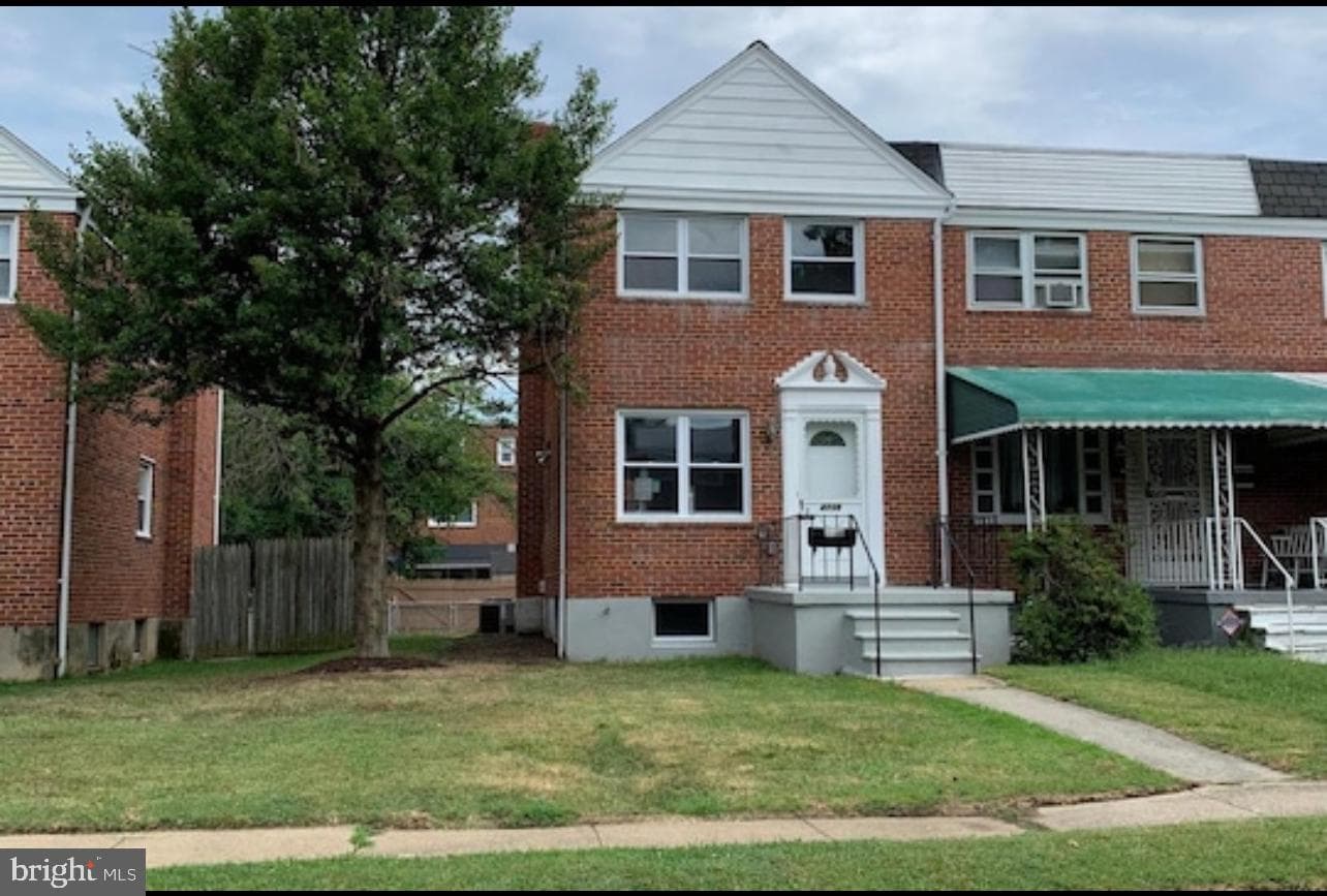 4738 Shamrock Avenue photo 1
