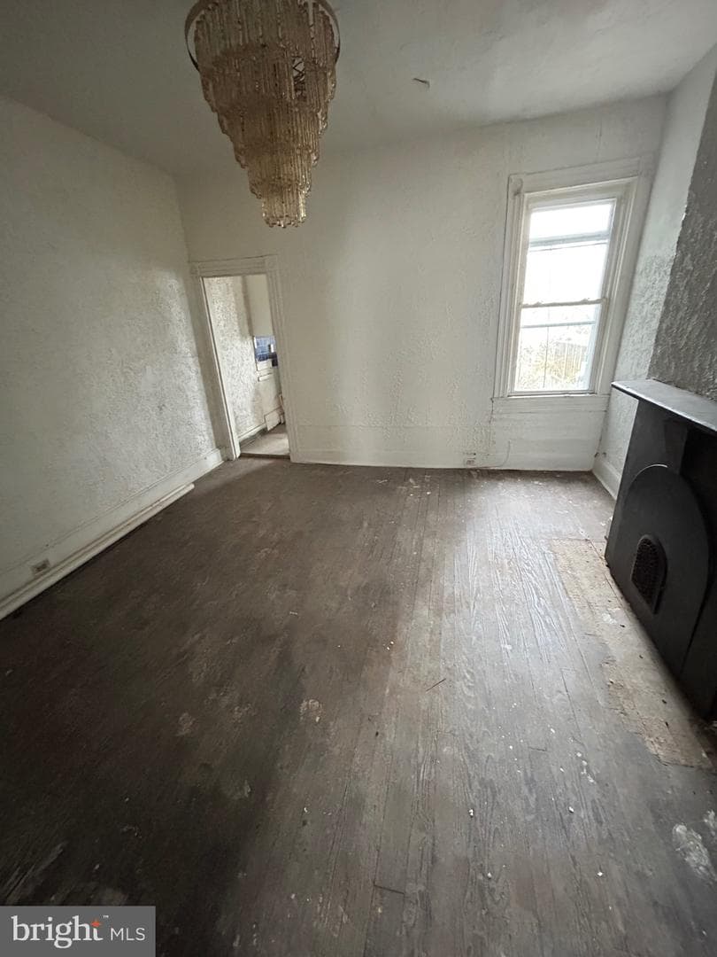 1539 N Broadway photo 3