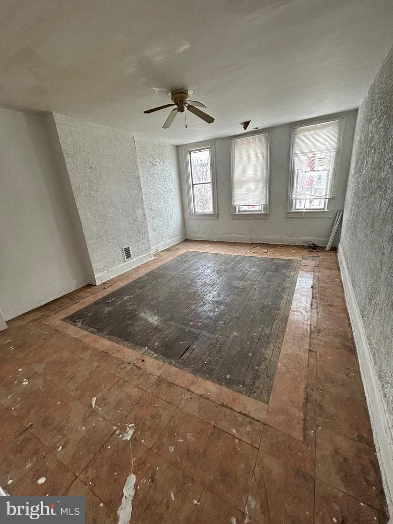 1539 N Broadway photo 5