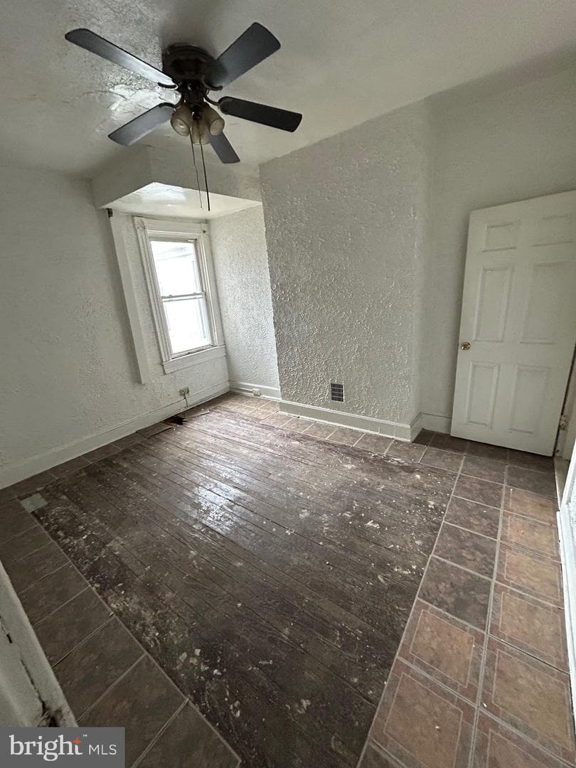 1539 N Broadway photo 6
