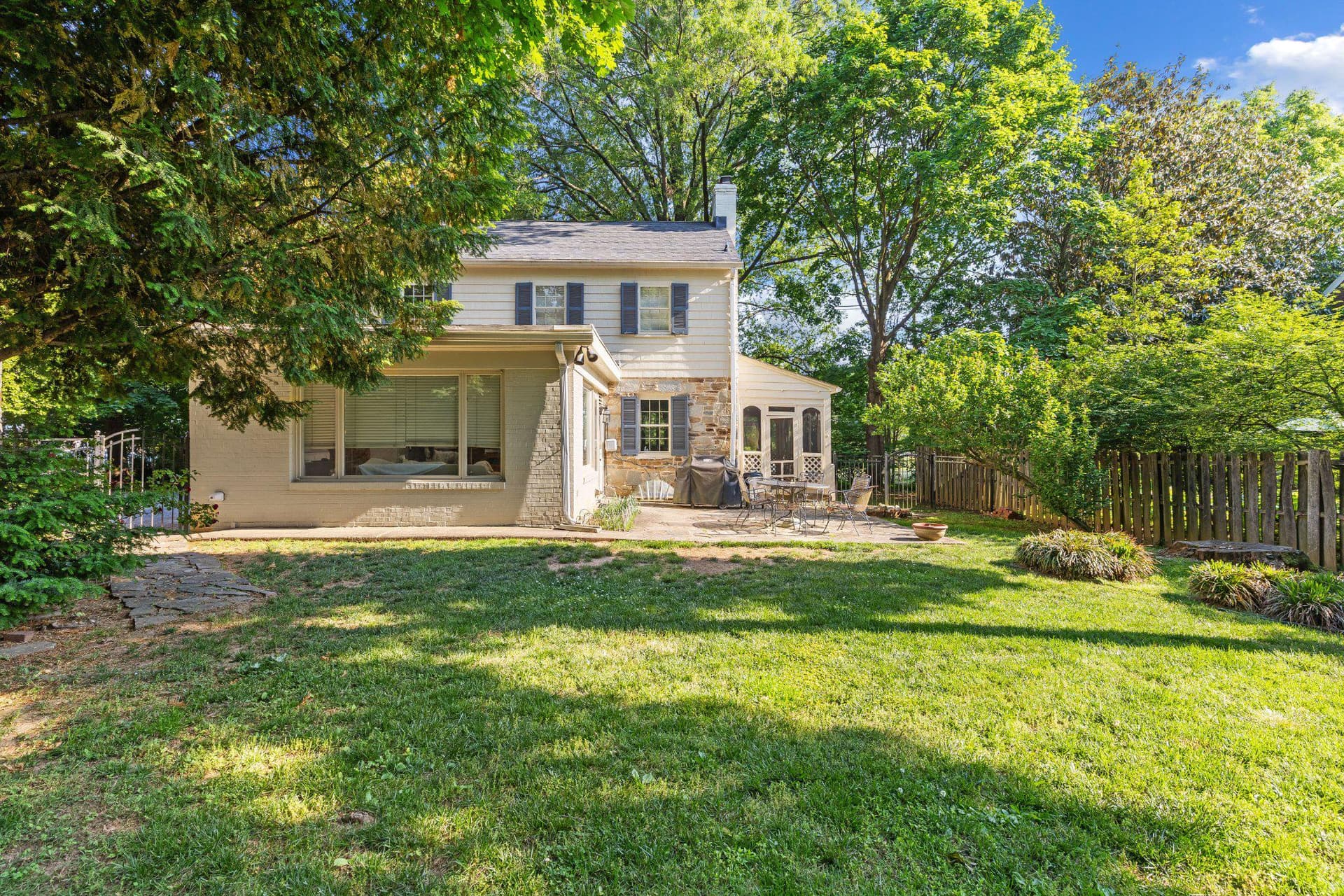 104 Gittings Avenue photo 10
