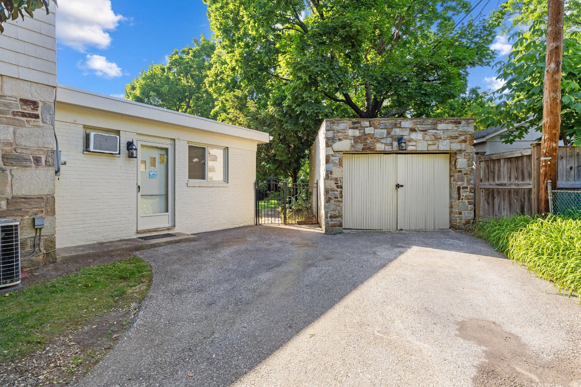 104 Gittings Avenue photo 5