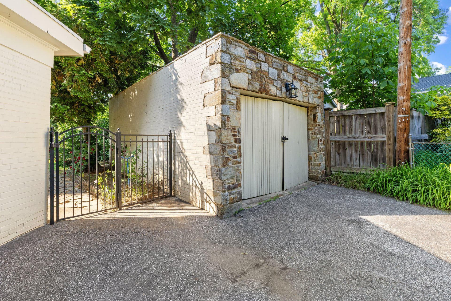 104 Gittings Avenue photo 6
