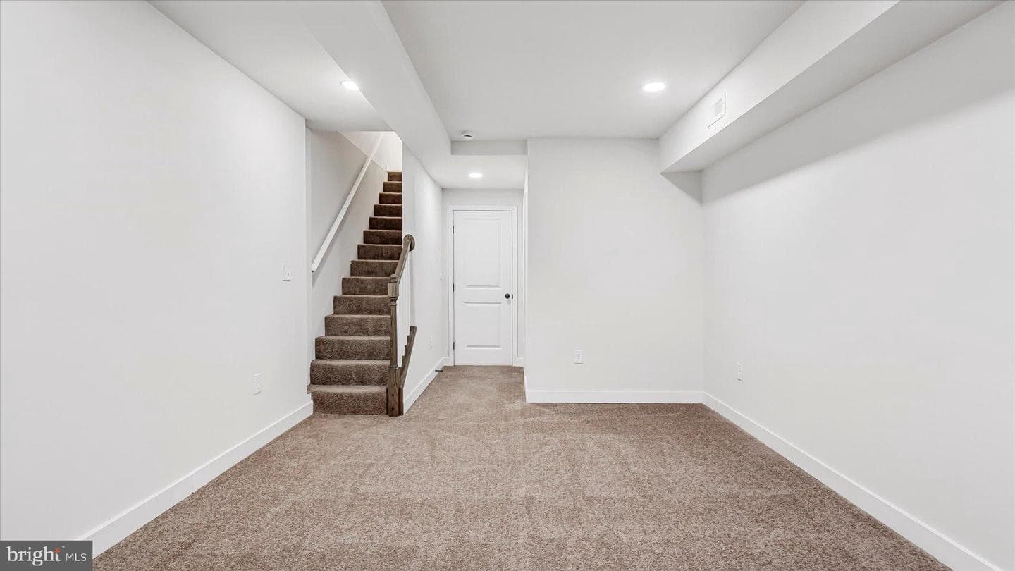 108 S Ellwood Avenue photo 20
