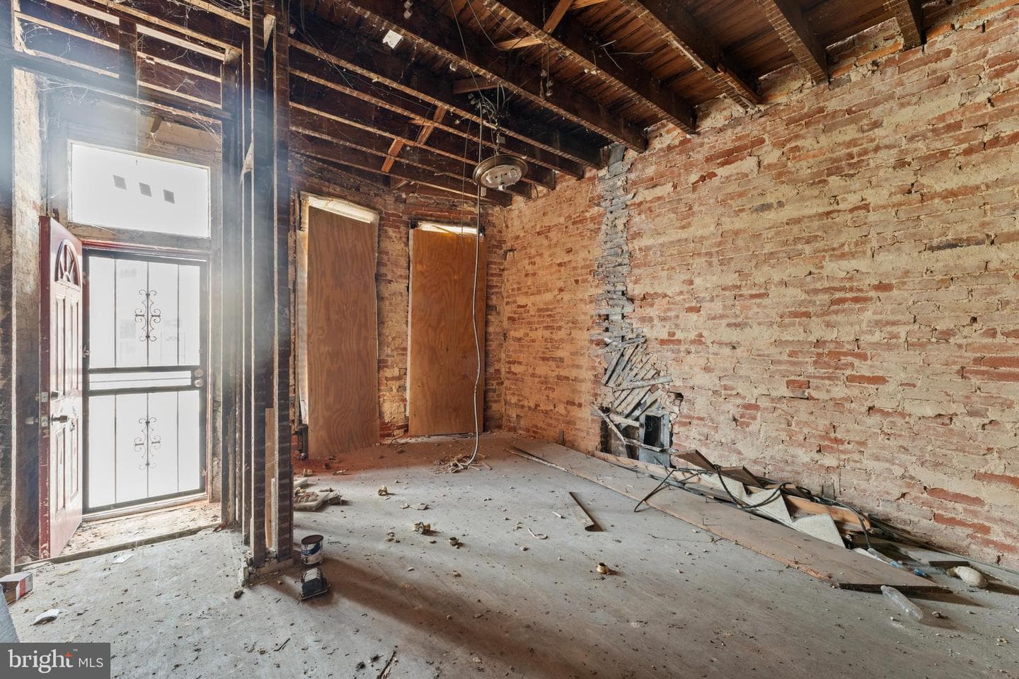 809 Appleton Street photo 8