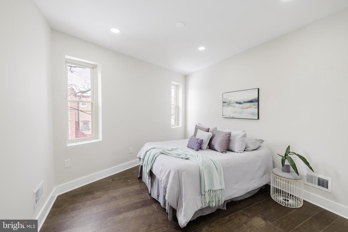 536 Laurens Street photo 14