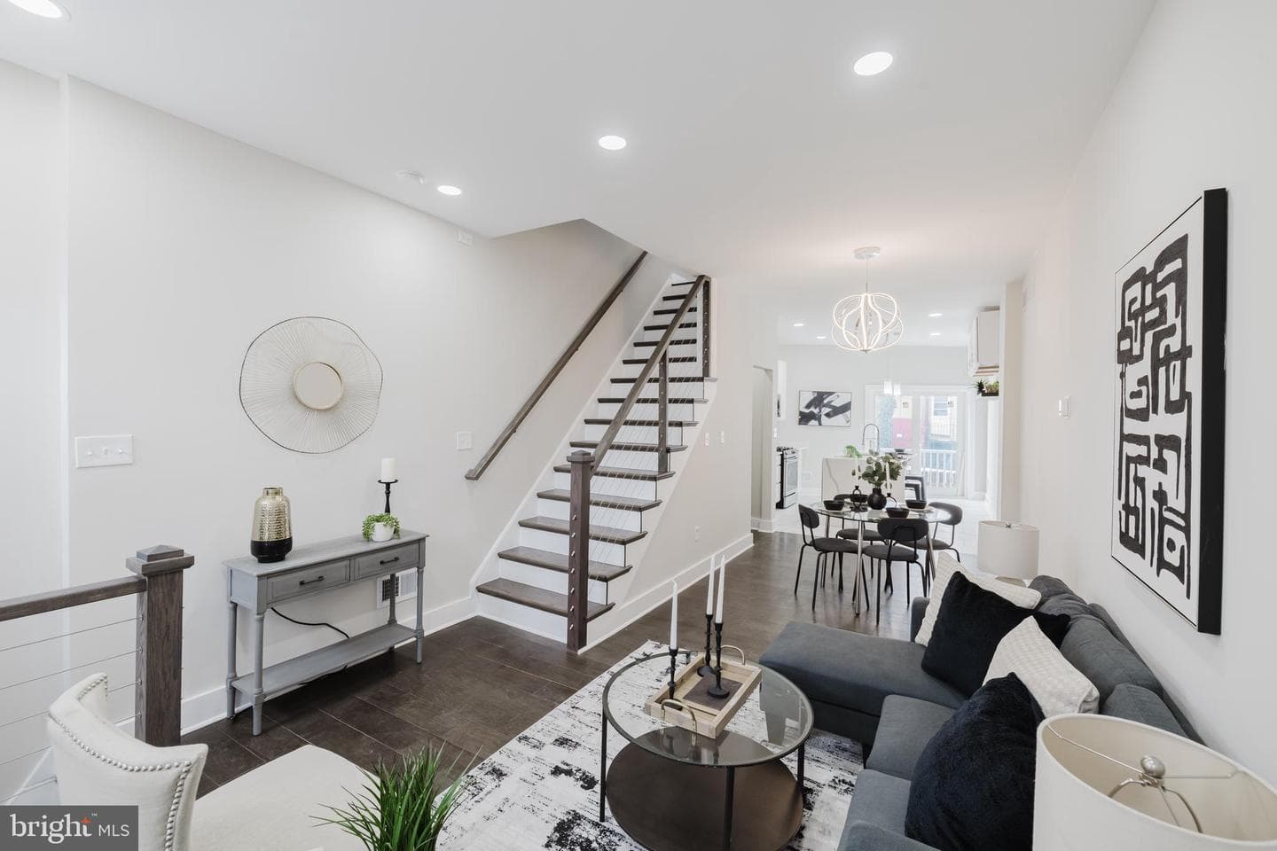 536 Laurens Street photo 7