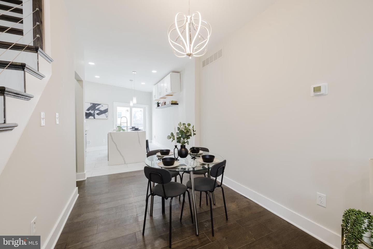 536 Laurens Street photo 8