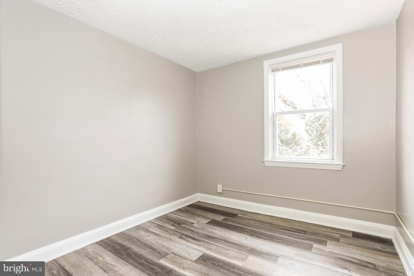 1010 Reverdy Road photo 10