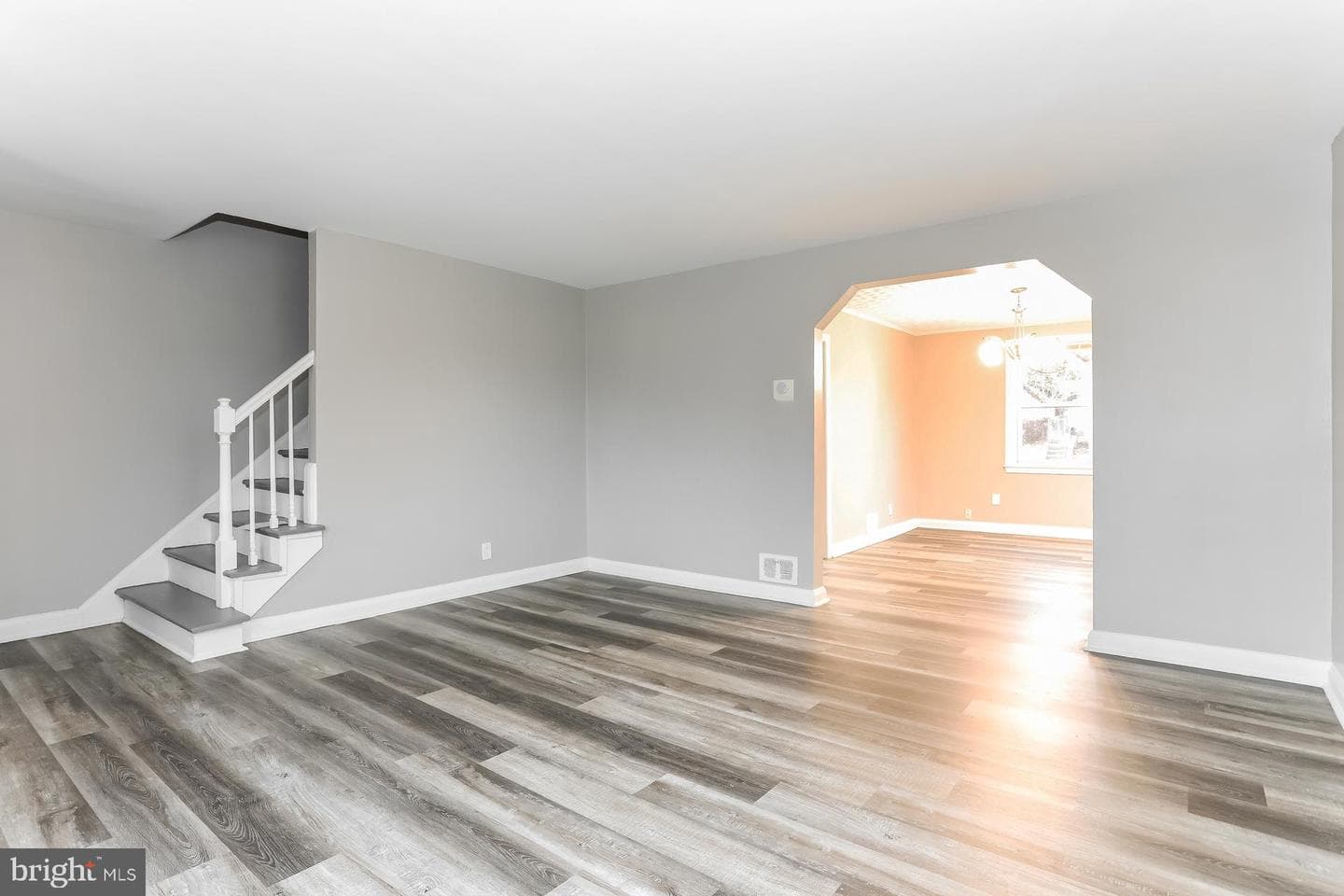 1010 Reverdy Road photo 3