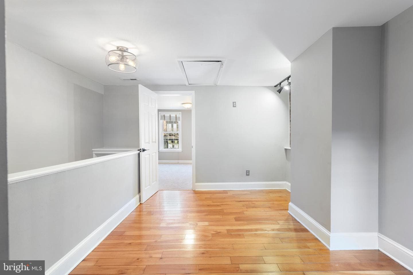 2235 Essex Street photo 29