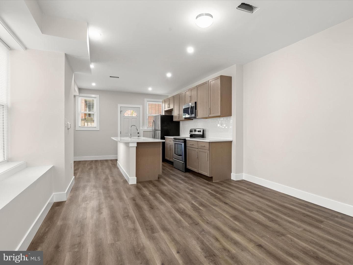 2800 E Chase Street photo 9