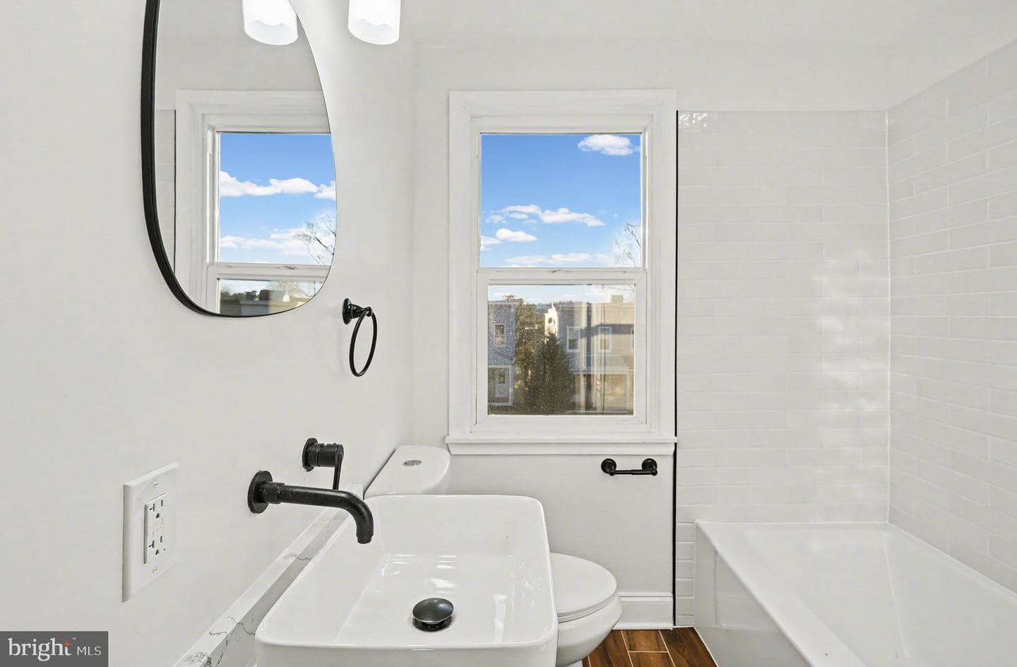 4289 Falls Road photo 13