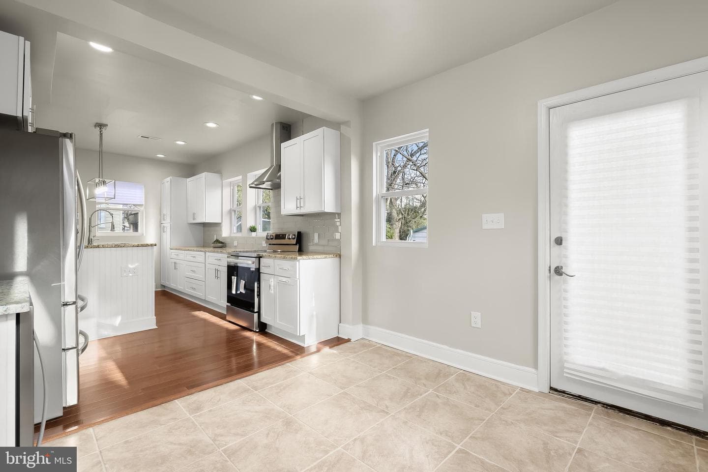 5403 Hamlet Avenue photo 15
