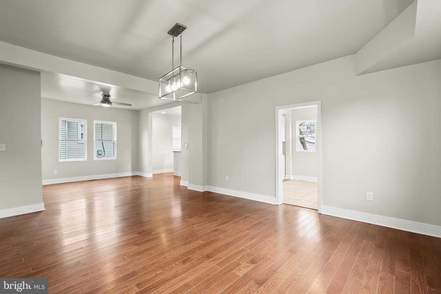 5403 Hamlet Avenue photo 24