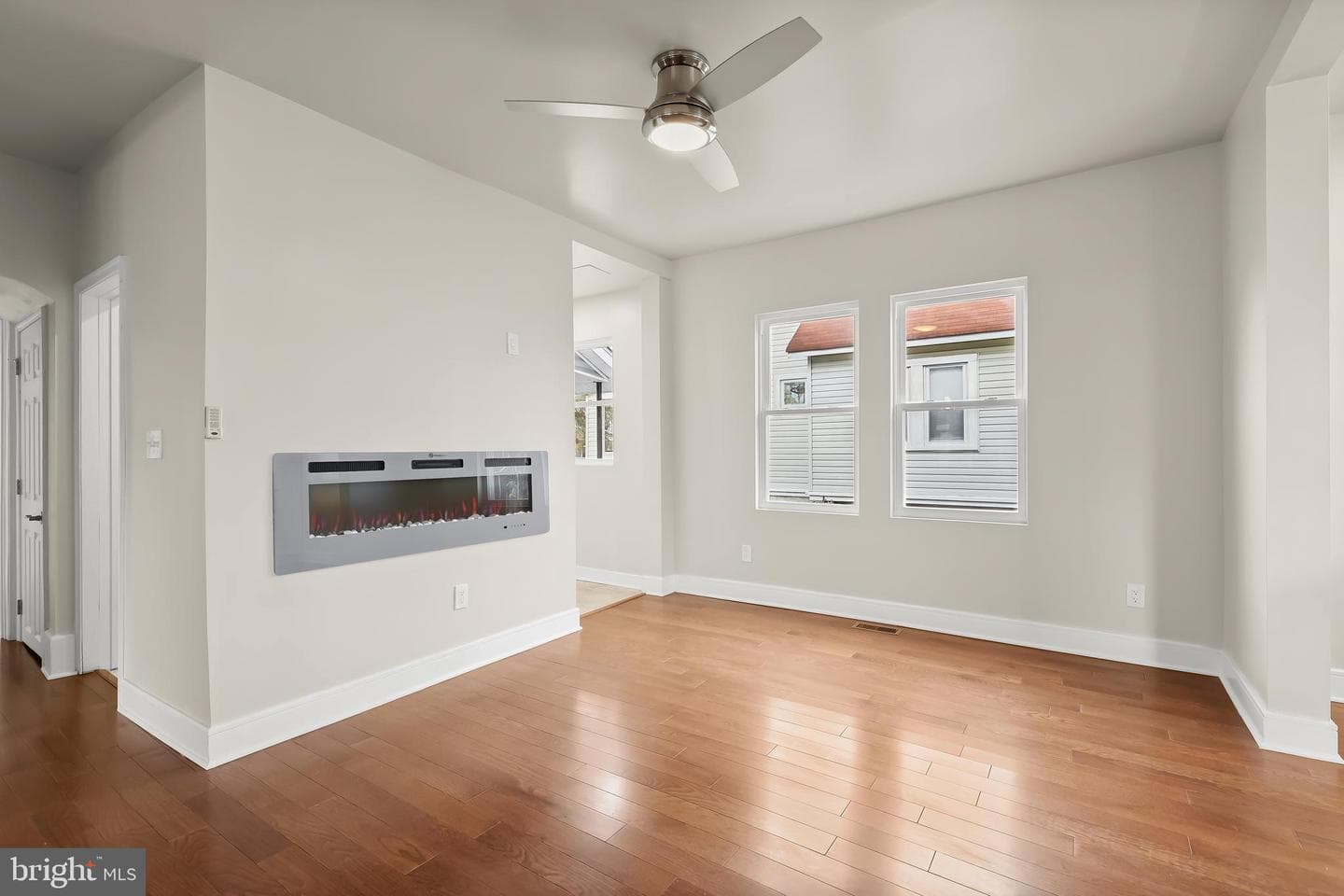5403 Hamlet Avenue photo 27