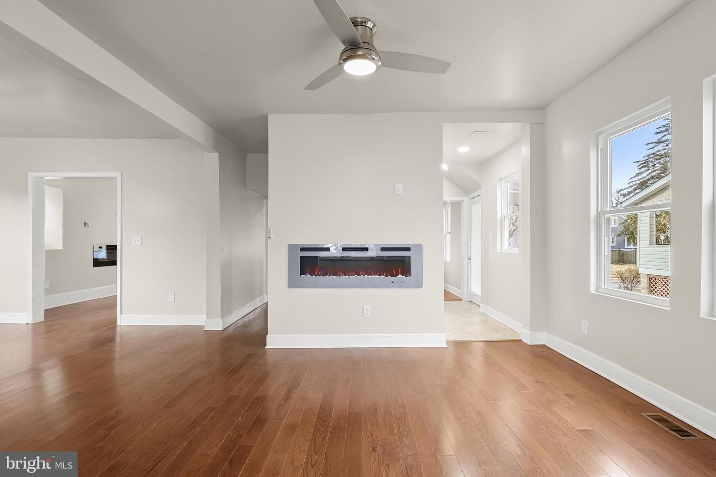 5403 Hamlet Avenue photo 30