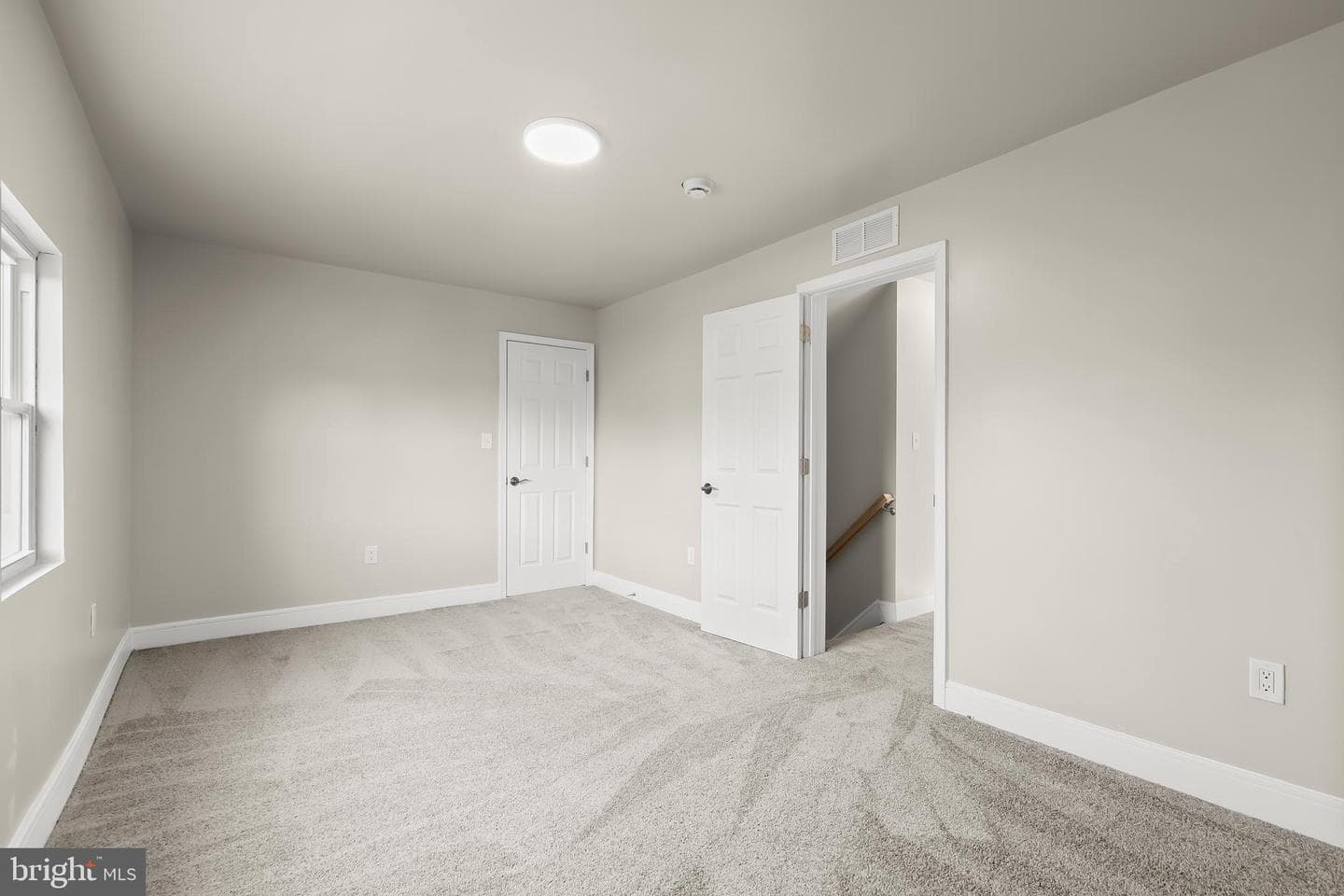 5403 Hamlet Avenue photo 34