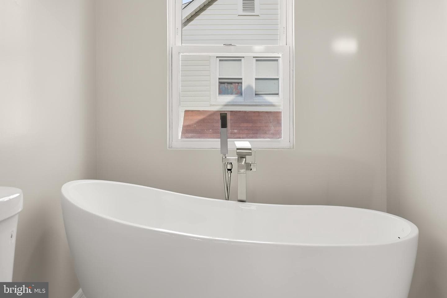 5403 Hamlet Avenue photo 39