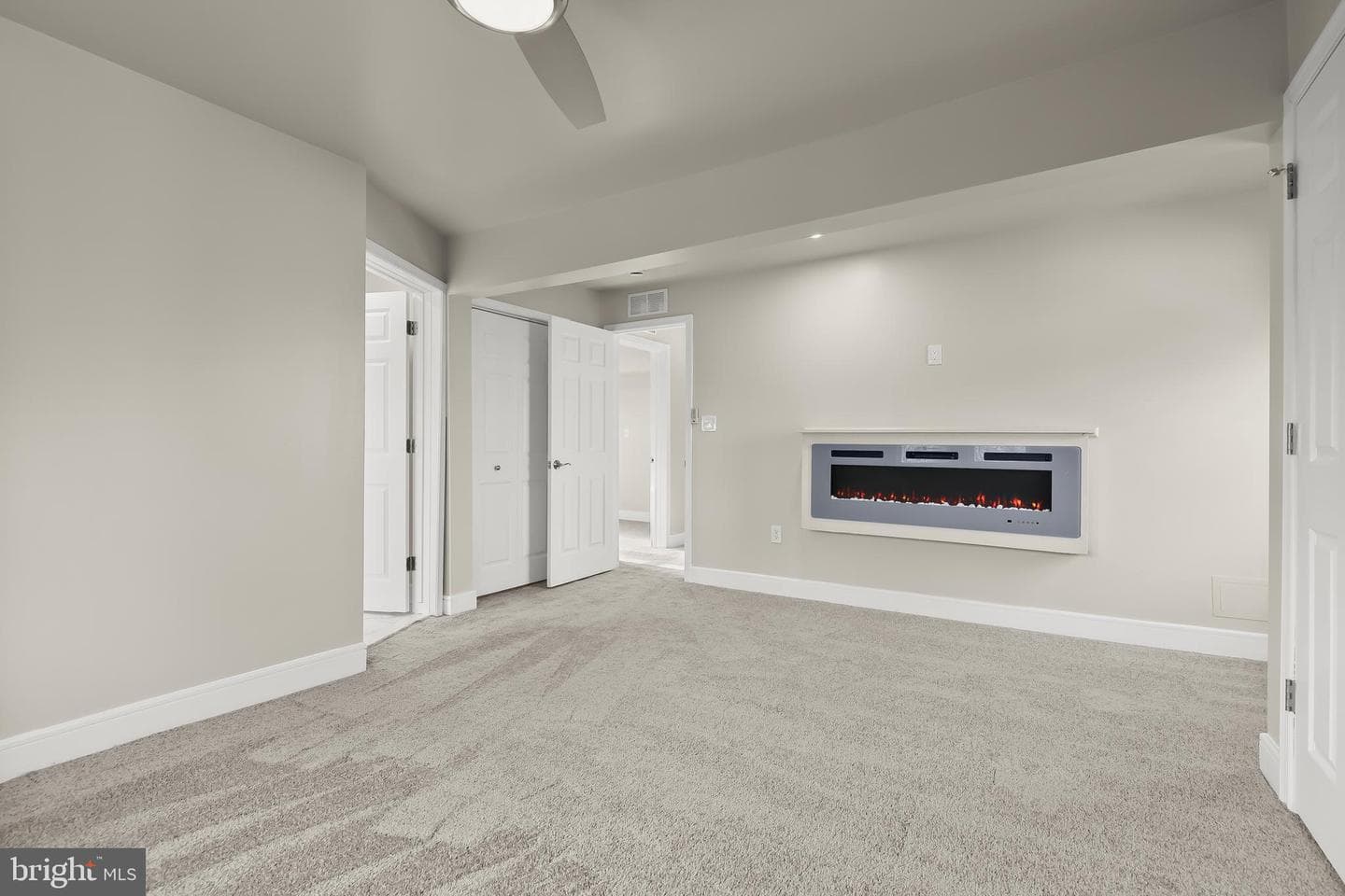 5403 Hamlet Avenue photo 41