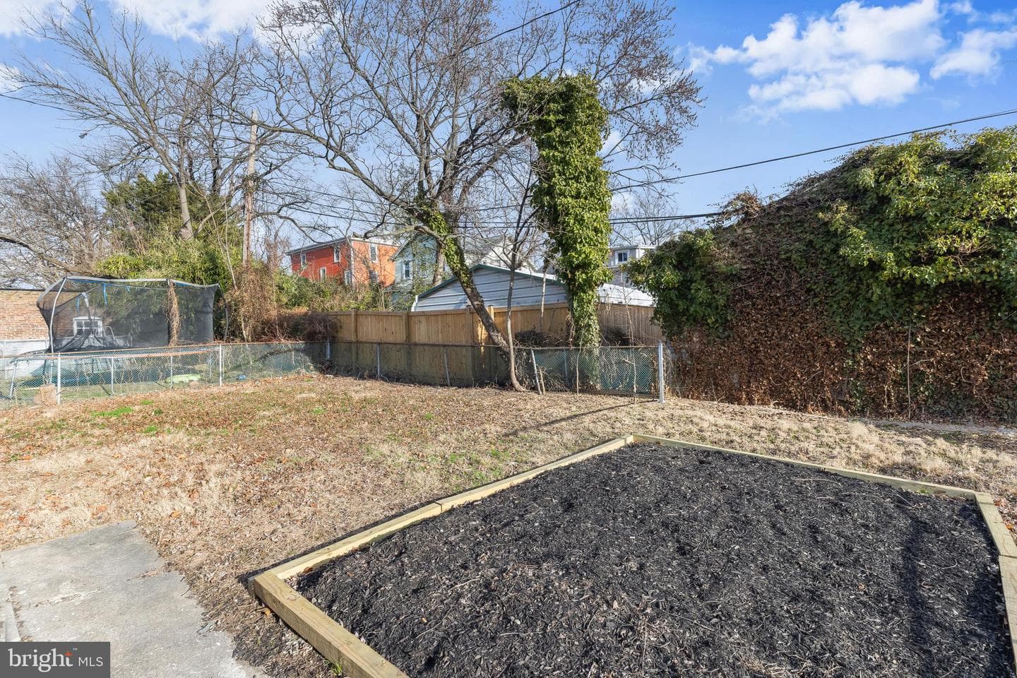 5403 Hamlet Avenue photo 55