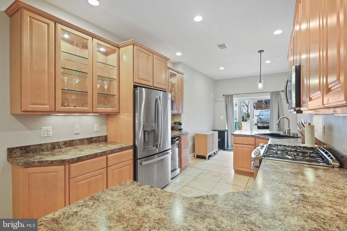 1511 S Charles Street photo 11