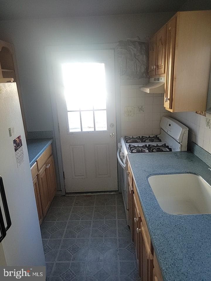 6211 Catalpha Road photo 8