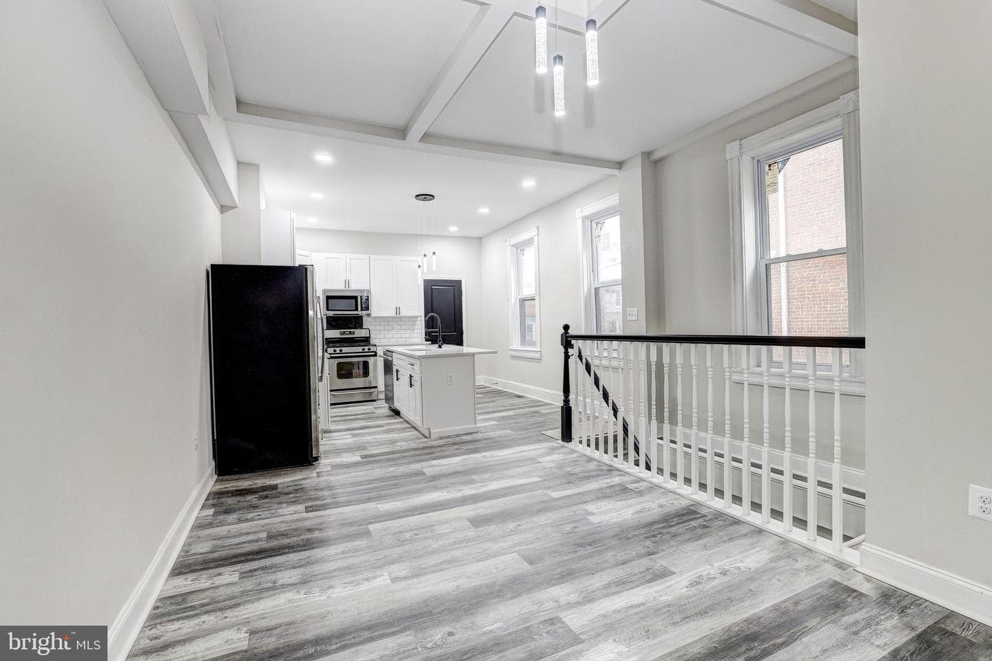 428 S Augusta Avenue photo 8