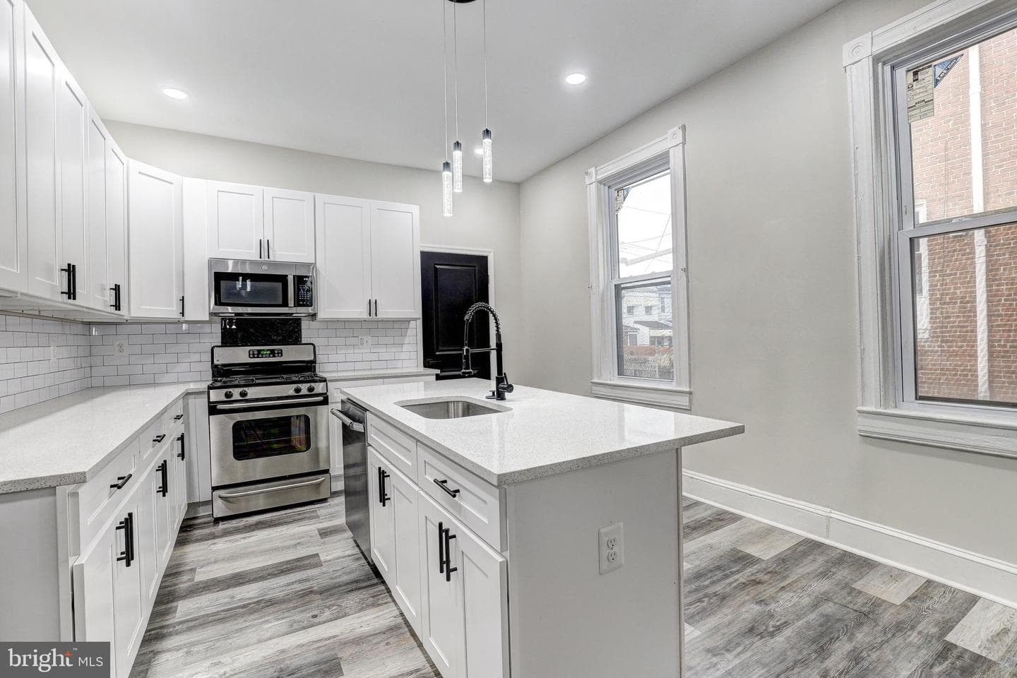 428 S Augusta Avenue photo 9