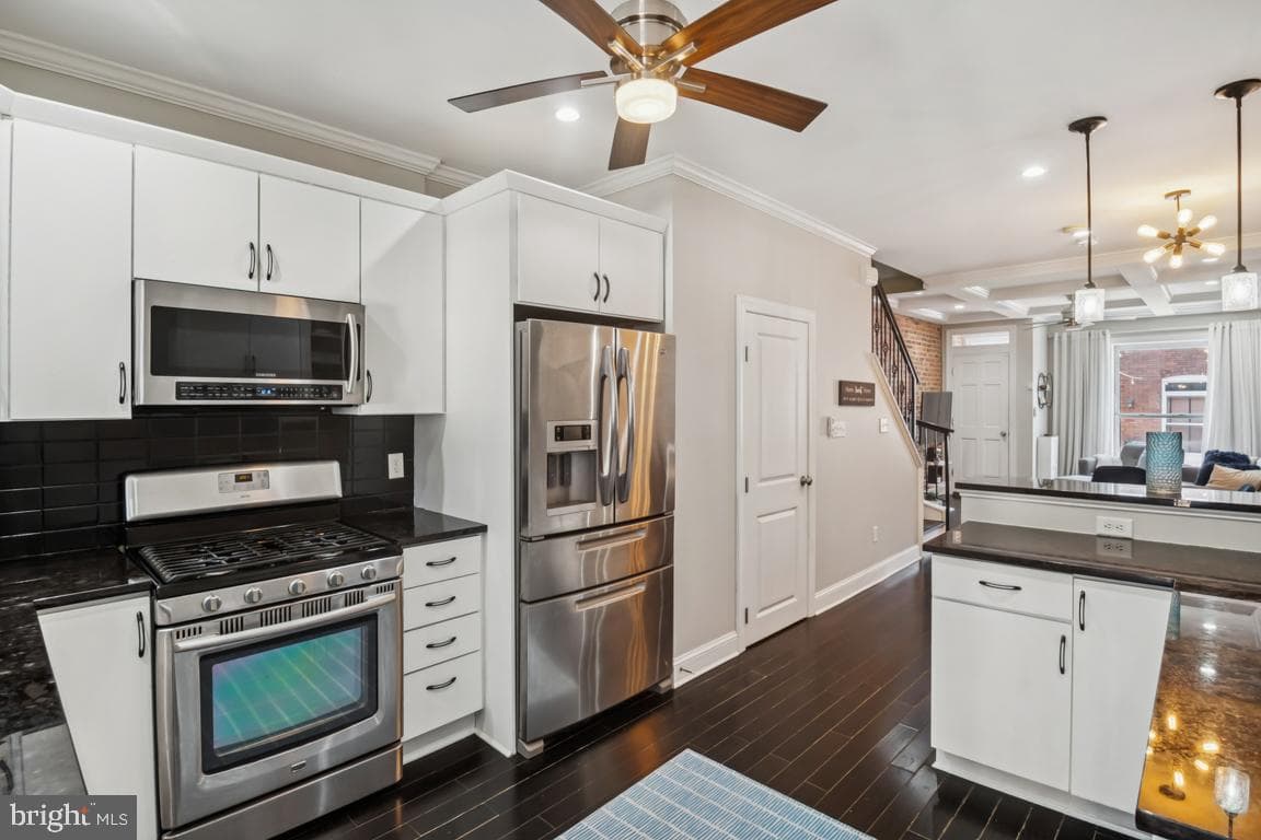 121 S Curley Street photo 18