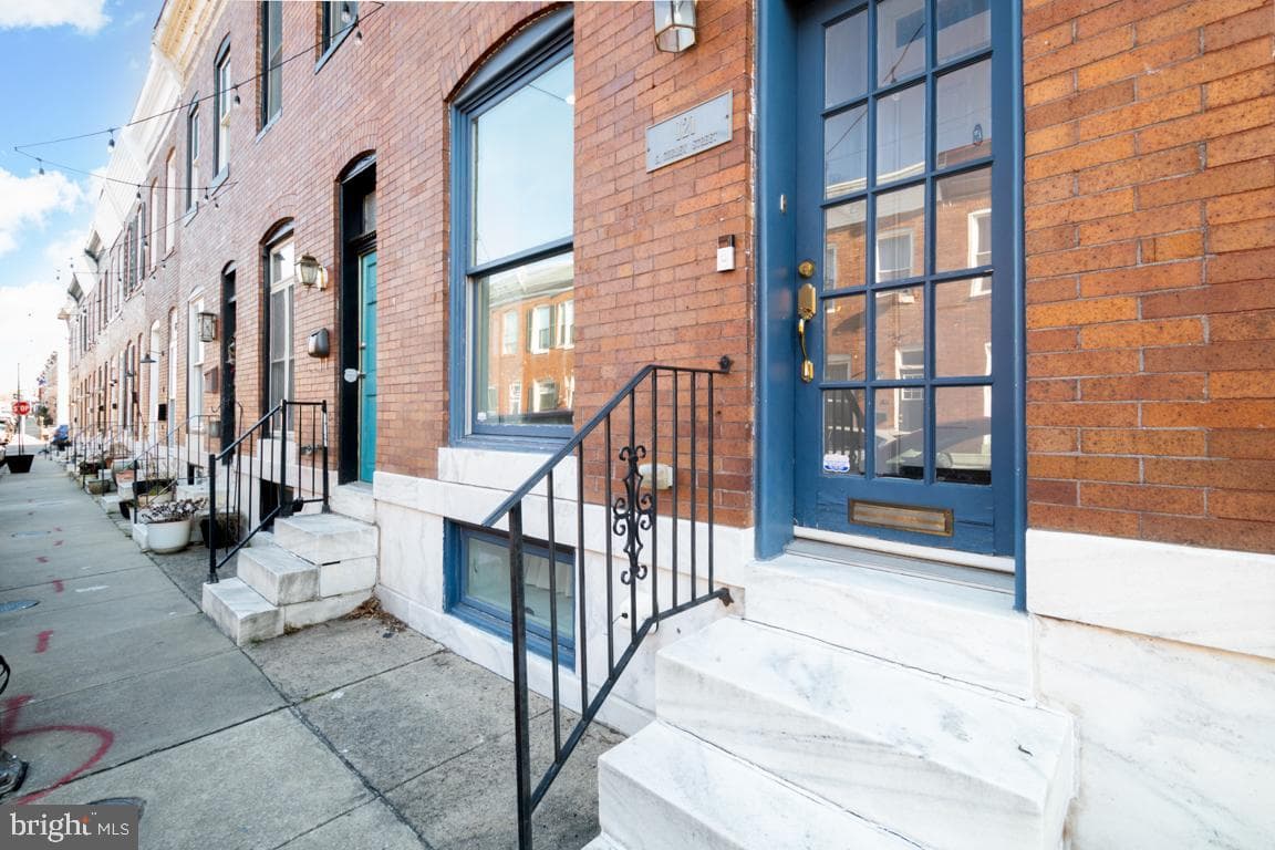 121 S Curley Street photo 2