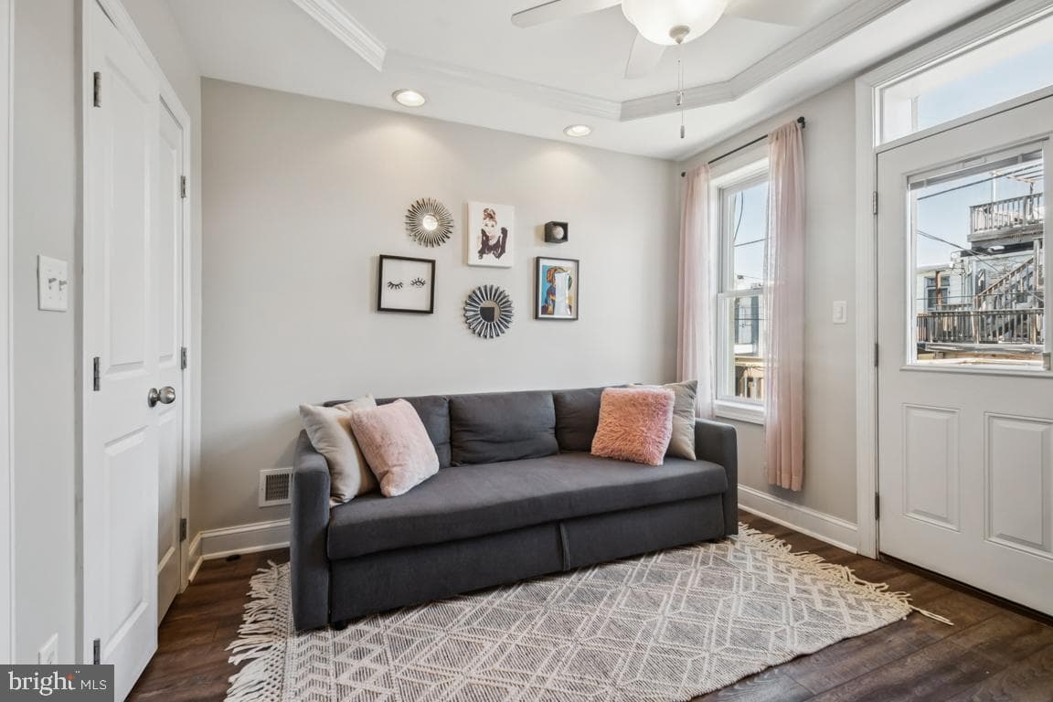 121 S Curley Street photo 21