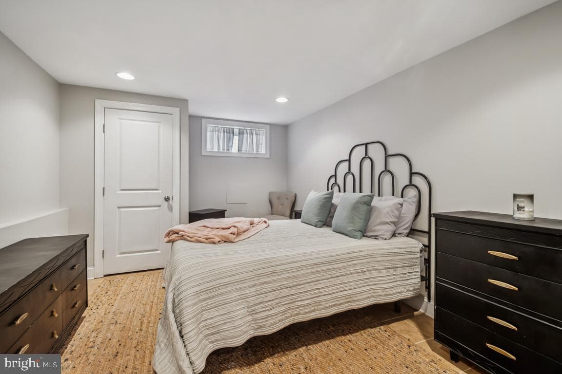 121 S Curley Street photo 32