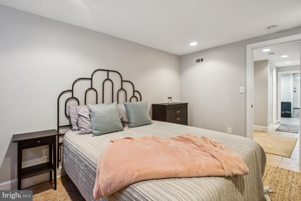 121 S Curley Street photo 33