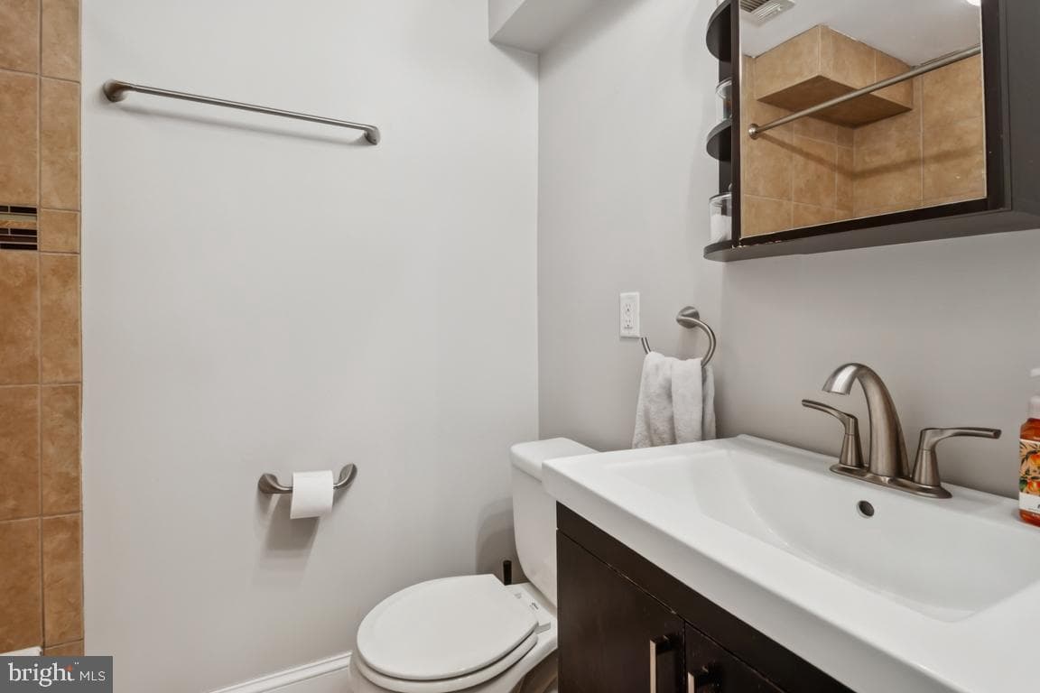 121 S Curley Street photo 34